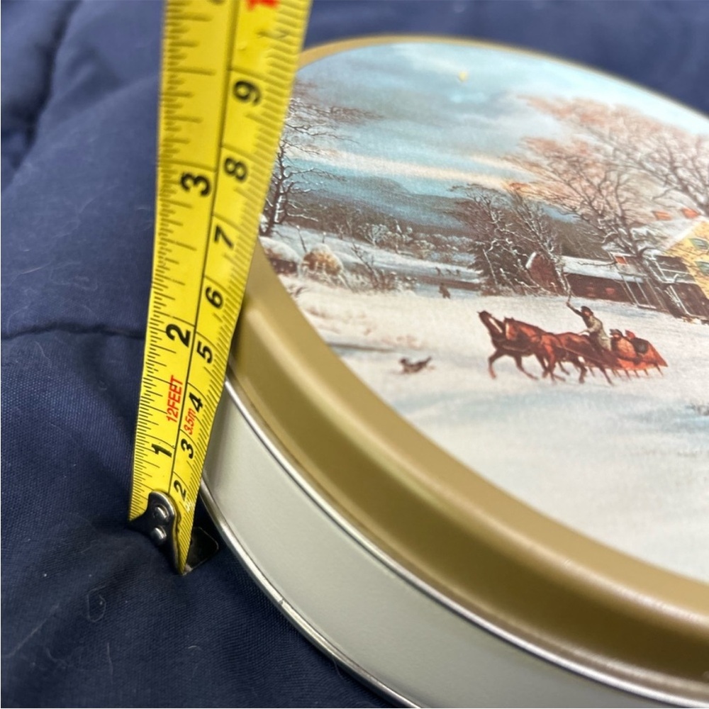 VTG Colonial Snow Winter Town Rustic Village Countryside Decorative Tin Box - Picture 7 of 8